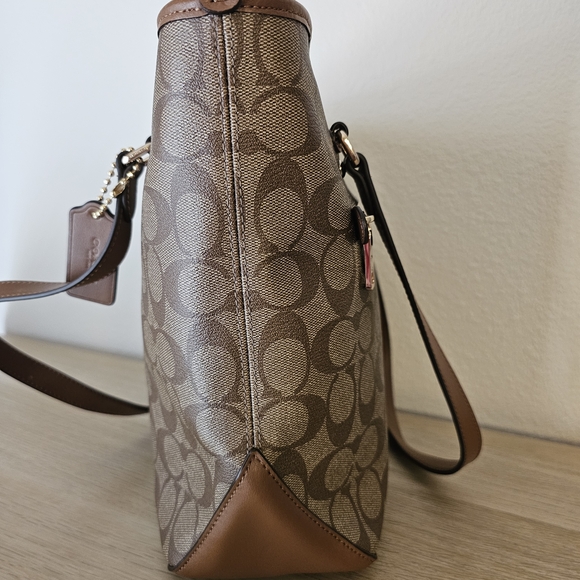 COACH Classic Brown Signature Tote Bag (Medium) - Picture 8 of 15
